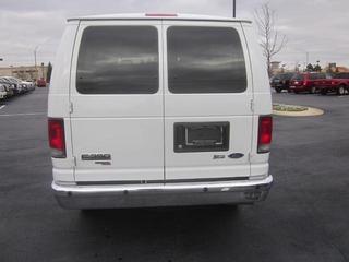 Ford Econoline Wagon 2011 photo 5