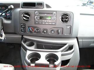 Ford Econoline Wagon 2011 photo 2