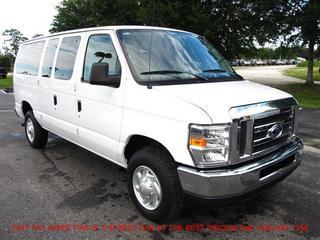 Ford Econoline Wagon 2011 photo 4