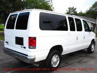 Ford Econoline Wagon 2011 photo 5
