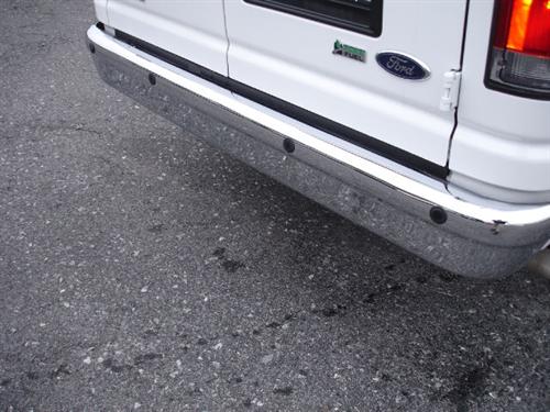 Ford Econoline Wagon 2011 photo 2