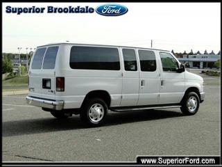 Ford Econoline Wagon 2011 photo 3