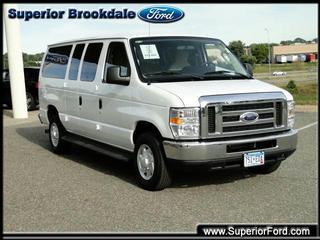 Ford Econoline Wagon 2011 photo 4