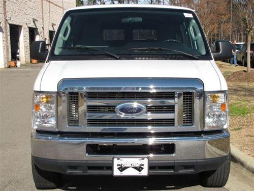 Ford Econoline Wagon 2011 photo 1