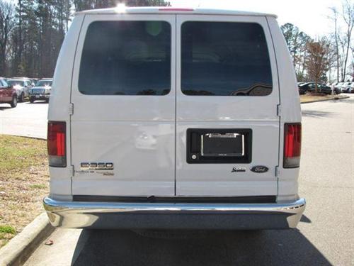 Ford Econoline Wagon 2011 photo 4