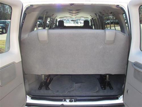 Ford Econoline Wagon 2011 photo 5