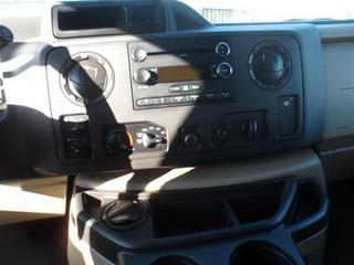 Ford Econoline Wagon 2011 photo 3