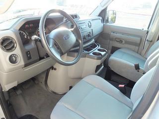 Ford Econoline Wagon 2011 photo 3