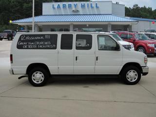 Ford Econoline Wagon 2011 photo 4