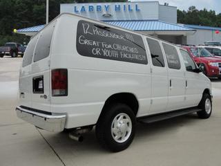 Ford Econoline Wagon 2011 photo 5