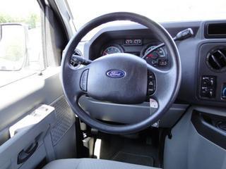 Ford Econoline Wagon 2011 photo 3