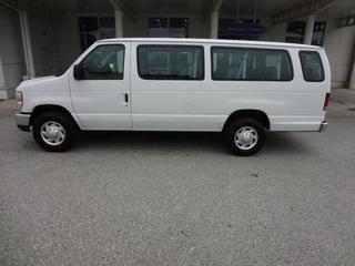 Ford Econoline Wagon 2011 photo 4