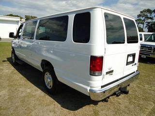 Ford Econoline Wagon 2011 photo 1