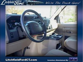 Ford Econoline Wagon 2011 photo 1