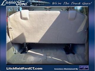 Ford Econoline Wagon 2011 photo 3