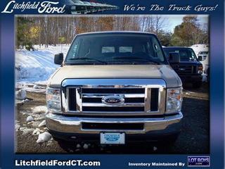 Ford Econoline Wagon 2011 photo 4