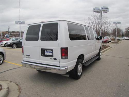 Ford Econoline Wagon 2011 photo 4