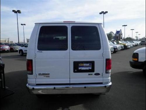 Ford Econoline Wagon 2011 photo 5