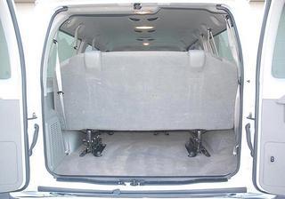 Ford Econoline Wagon 2011 photo 1