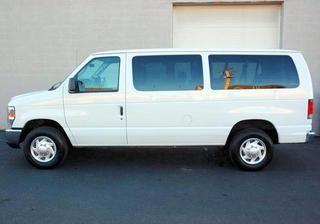 Ford Econoline Wagon 2011 photo 5