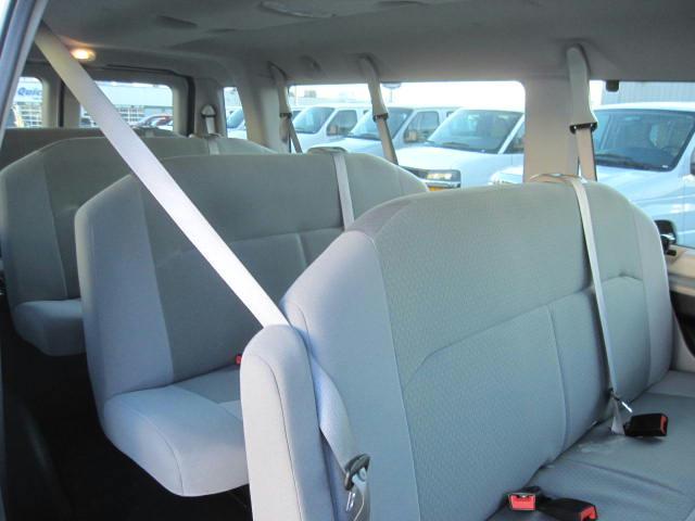 Ford Econoline Wagon 2011 photo 3