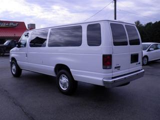 Ford Econoline Wagon 2011 photo 5