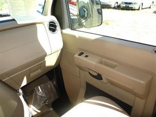 Ford Econoline Wagon 2011 photo 3