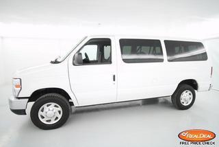 Ford Econoline Wagon 2011 photo 2