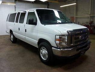 Ford Econoline Wagon 2011 photo 4