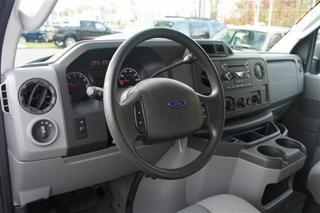 Ford Econoline Wagon 2011 photo 1