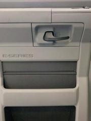 Ford Econoline Wagon 2011 photo 3