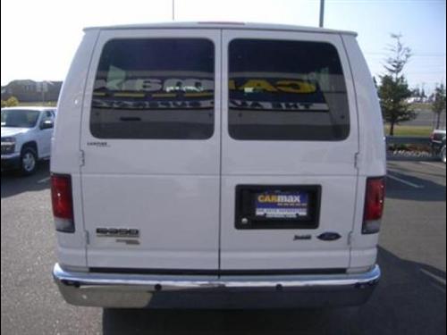 Ford Econoline Wagon 2011 photo 5