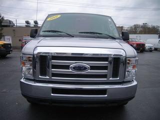 Ford Econoline Wagon 2011 photo 1