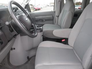 Ford Econoline Wagon 2011 photo 3