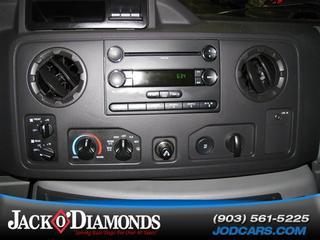 Ford Econoline Wagon 2011 photo 1