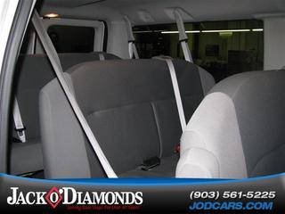 Ford Econoline Wagon 2011 photo 3