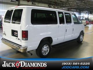 Ford Econoline Wagon 2011 photo 4