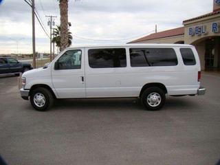Ford Econoline Wagon 2011 photo 4