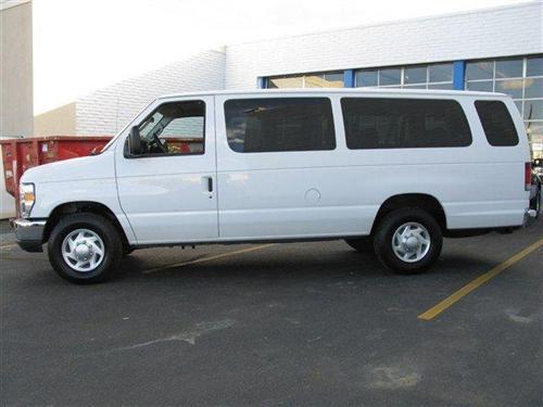 Ford Econoline Wagon 2011 photo 1