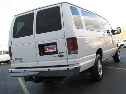Ford Econoline Wagon 2011 photo 3