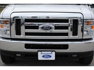 Ford Econoline Wagon 2011 photo 2