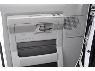 Ford Econoline Wagon 2011 photo 3