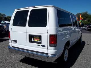 Ford Econoline Wagon 2011 photo 5