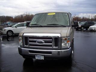 Ford Econoline Wagon 2011 photo 1