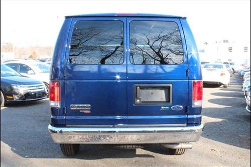 Ford Econoline Wagon 2011 photo 3