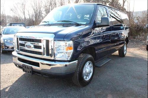 Ford Econoline Wagon 2011 photo 5