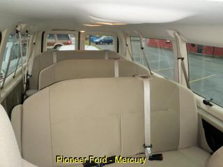 Ford Econoline Wagon 2011 photo 4