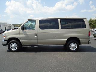 Ford Econoline Wagon 2011 photo 4