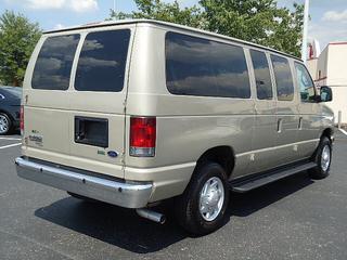 Ford Econoline Wagon 2011 photo 5
