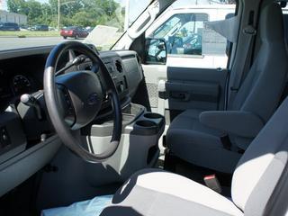 Ford Econoline Wagon 2011 photo 4